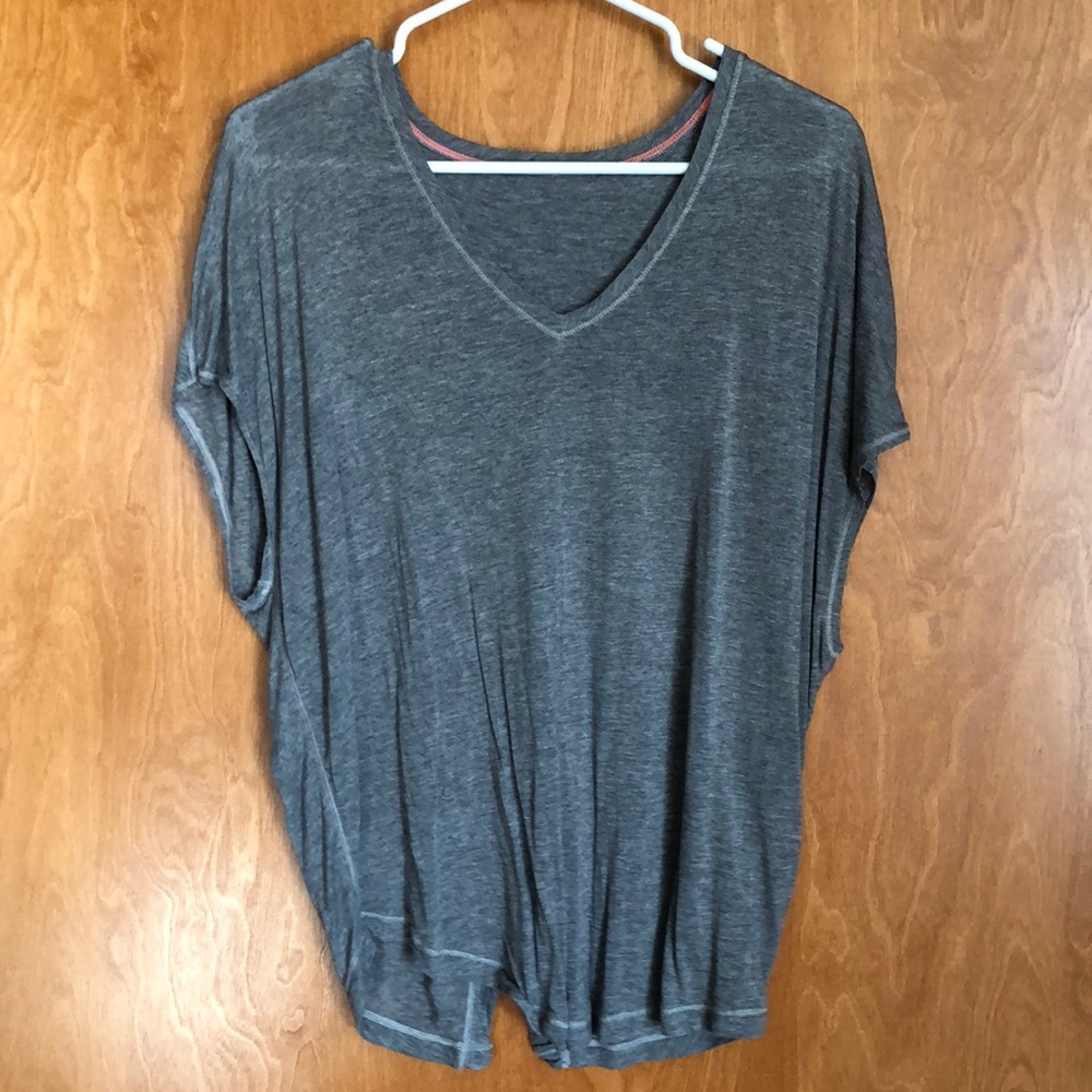 Lululemon open back shirt